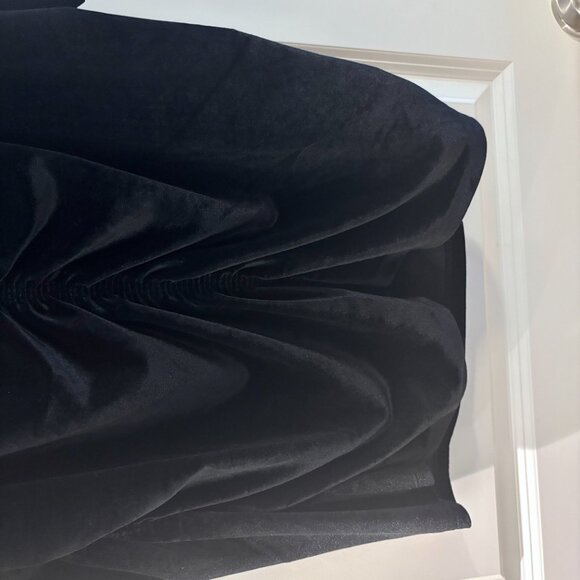 NWT Torrid Black Velvet Ruched Off Shoulder Top Stretch 3/4 Sleeve Size 4X - Picture 8 of 11